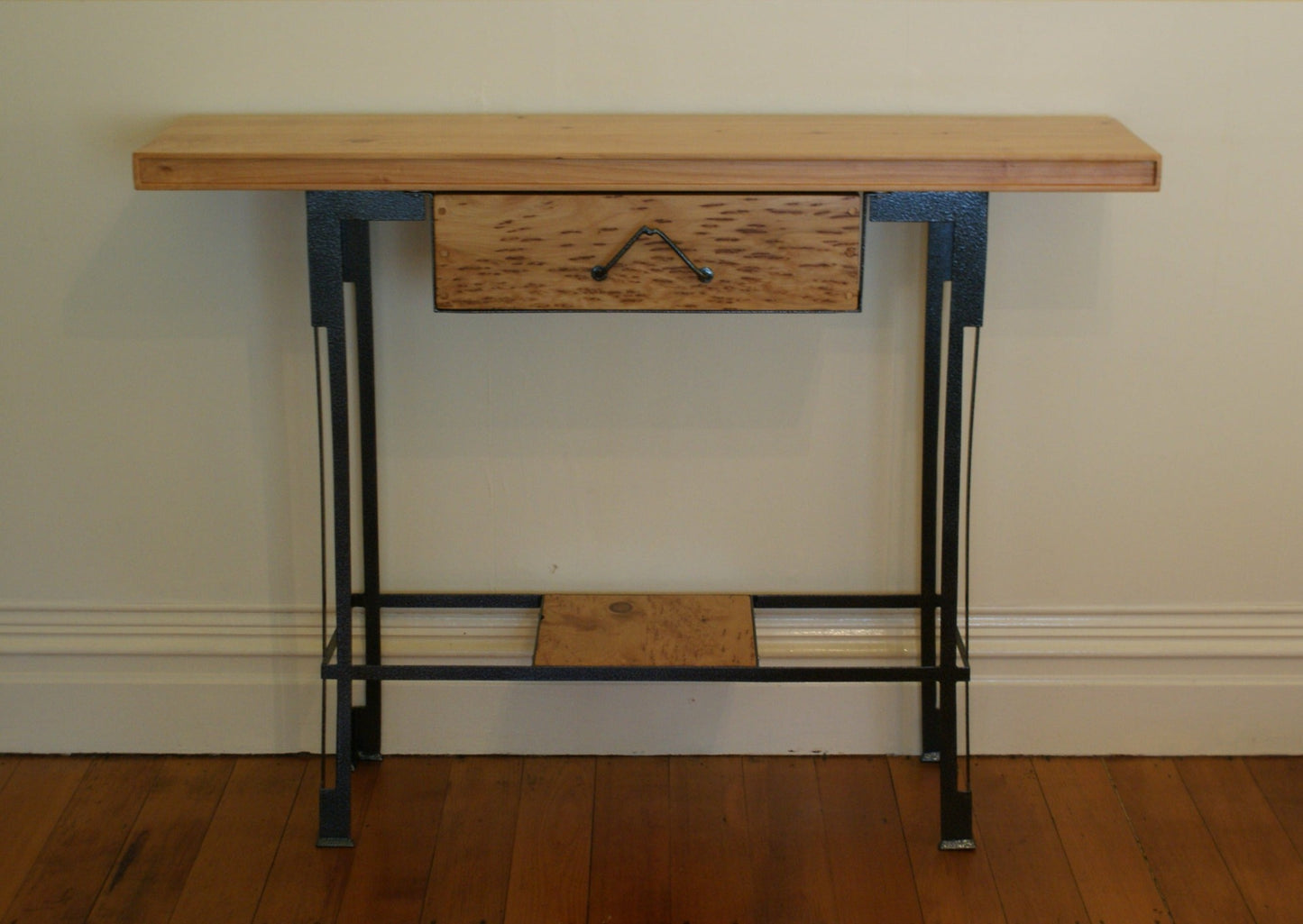 Mottled & Straight Grained Macrocarpa Side Table